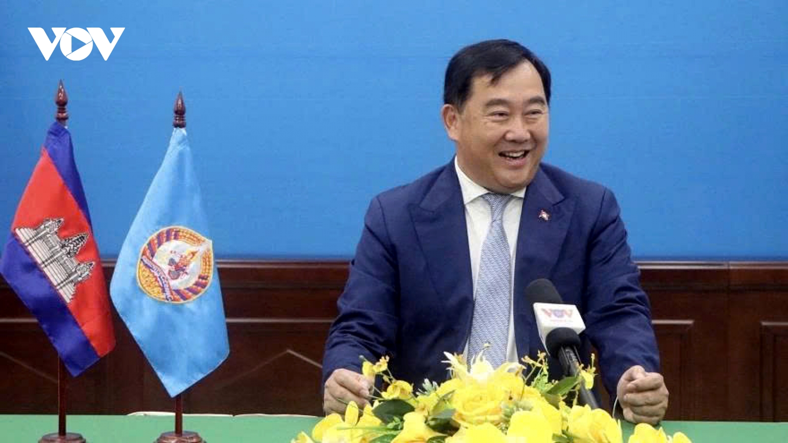 Cambodian official hails Vietnam as model of independence and growth